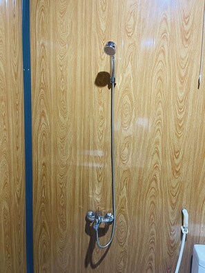 Shower, rainfall showerhead, eco-friendly toiletries, slippers - Farm Tan Tien (Tuy Phong)