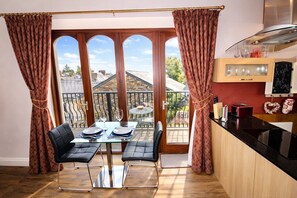 Dining - Romantic cottage with lake view in Bowness on Windermere (Bowness on Windermere)