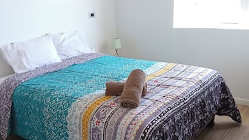 Iron/ironing board, internet, bed sheets