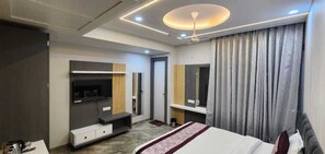 Deluxe Room | Soundproofing, free WiFi - Hotel Varanasi Heritage (Varanasi)