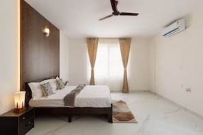 Apartment (2 Bedrooms) | 4 bedrooms, laptop workspace, iron/ironing board, bed sheets - Casa Miro by Red Olive 4bhk Hebbal Bangalore (Bengaluru)