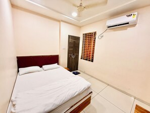 Premium Double Room | Premium bedding, desk, free WiFi, bed sheets - Premium Hotel A Palace near Main Temple (Ujjain)