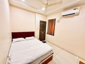 Premium Double Room | Premium bedding, desk, free WiFi, bed sheets - Premium Hotel A Palace near Main Temple (Ujjain)