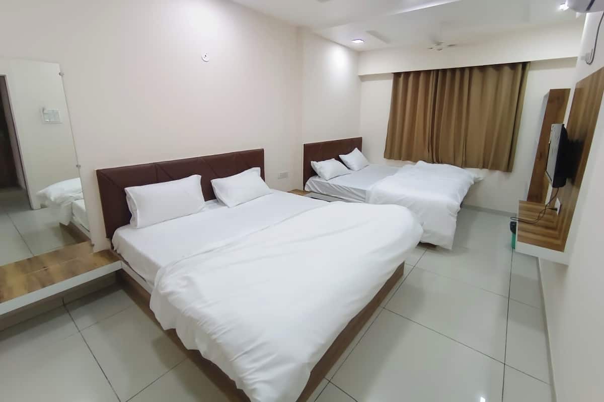 Premium bedding, desk, free WiFi, bed sheets