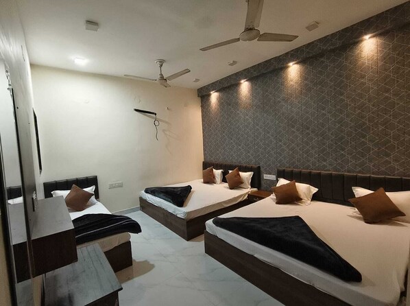 Family Room - Manglam Guest House (Varanasi)