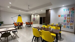 Free daily buffet breakfast - Essex Farms British Pavilion Banquets (New Delhi)