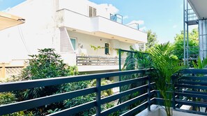 Desk, laptop workspace, free WiFi - Essex Farms British Pavilion Banquets (New Delhi)