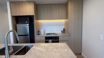 Mikrobølgeovn, ovn og kokeplater