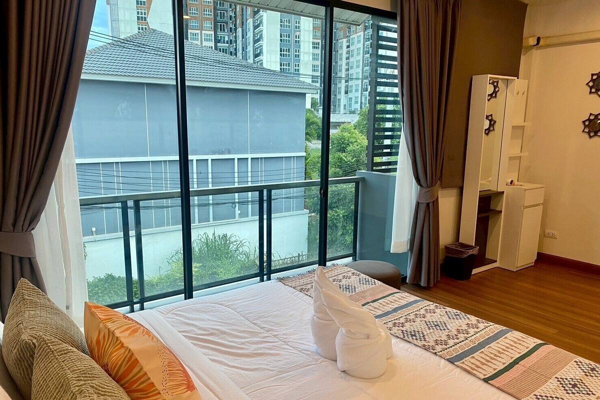 Townhome, Non Smoking, Balcony | Free WiFi