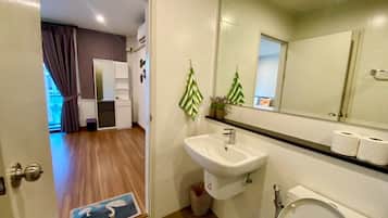 Townhome, Non Smoking, Balcony | Bathroom | Towels, toilet paper