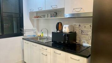 Townhome, Non Smoking, Balcony | Private kitchen