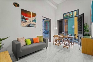 Living area - El Balcón Art Loft – Old San Juan (San Juan)