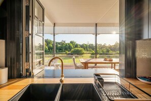 Interior - Lake Estate House & Granny Flat Huge Lawn Retreat (Tamborine Mountain)