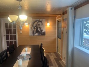 Dining - Vacation home (Rivière-Rouge)