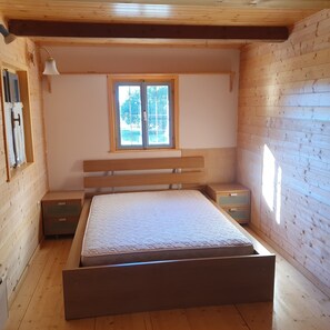 4 bedrooms, WiFi, bed sheets