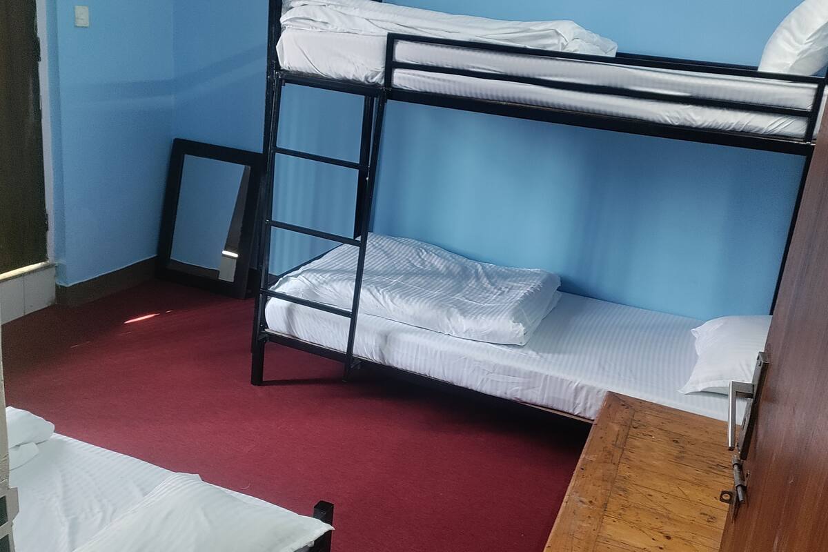 Basic Shared Dormitory | Free WiFi