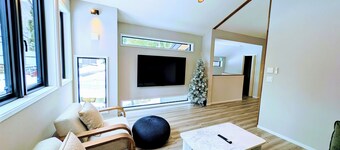 Located 350-meters to the first chairlift at the famous Hakuba Goryu Snow Resort