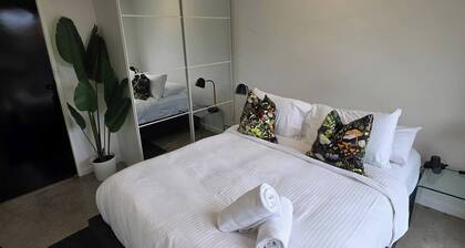 A Sporting Spot in Warm Sunshine