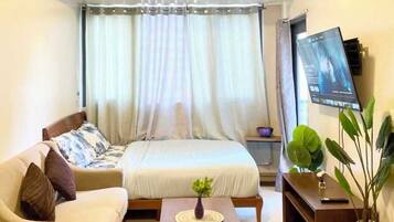 Standard Room | Desk, free WiFi, bed sheets