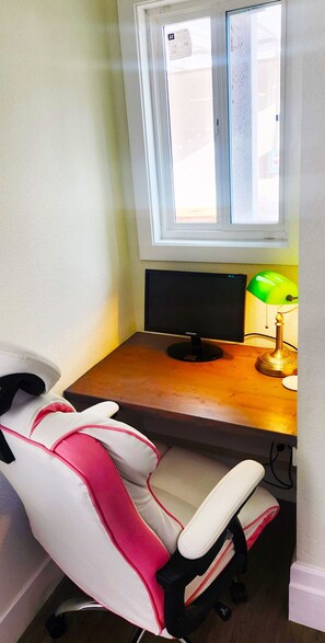 Interior - 600sft Private ADU, 0.5 miles to Good Sam Hospital San Jose with AC (San Jose)
