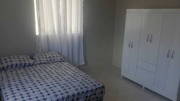 Iron/ironing board, internet, bed sheets