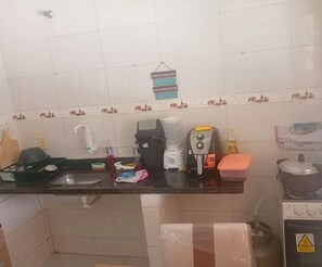 Micro-ondes, four, plaque de cuisson