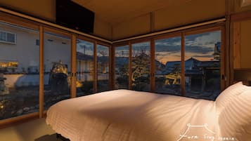 3 bedrooms, desk, iron/ironing board, Internet