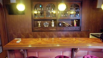 Bar (in der Unterkunft)