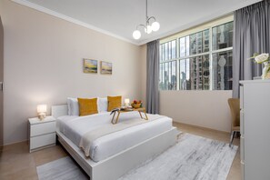 House - Comfortable Downtown Apartment w City Skyline Vws (Dubai)