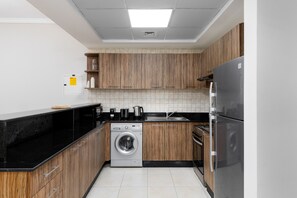 House - Comfortable Downtown Apartment w City Skyline Vws (Dubai)
