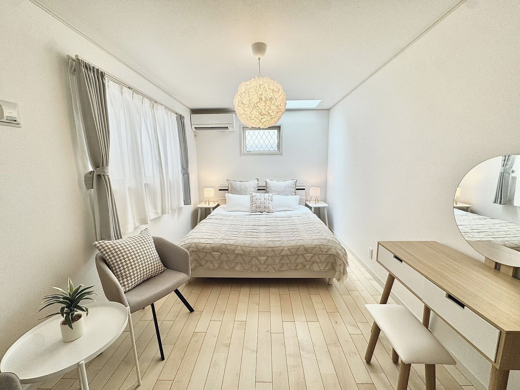 4 Schlafzimmer, Schreibtisch, Bügeleisen/Bügelbrett, Internetzugang