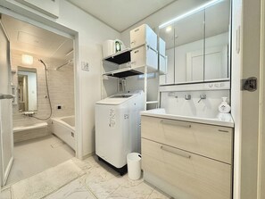 Hair dryer, towels - Ryan Inn Entire Hotel Rental / North District Tokyo (North District)