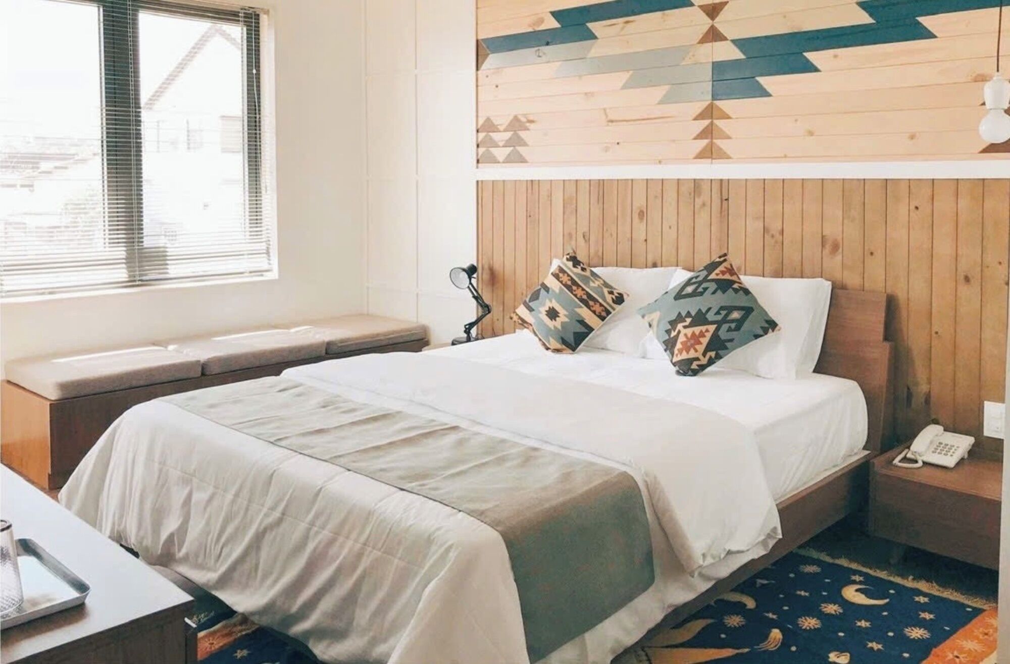 Habitación superior | Mobiliario individual, escritorio, espacio para trabajar con un portátil