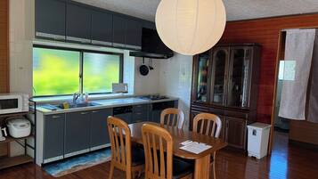 Fridge, microwave, stovetop