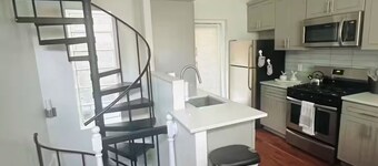 Great 2 bedroom, 1 Bath in South Philadelphia.