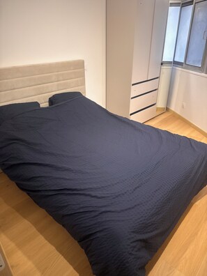 WiFi, bed sheets - Seemingly comfortable between sea and mountains (Grasse)