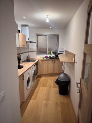 Private kitchen - Seemingly comfortable between sea and mountains (Grasse)