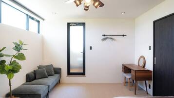 3 bedrooms, desk, free WiFi, bed sheets