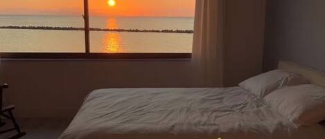 3 sovrum, skrivbord, strykjärn/strykbräda och gratis wi-fi