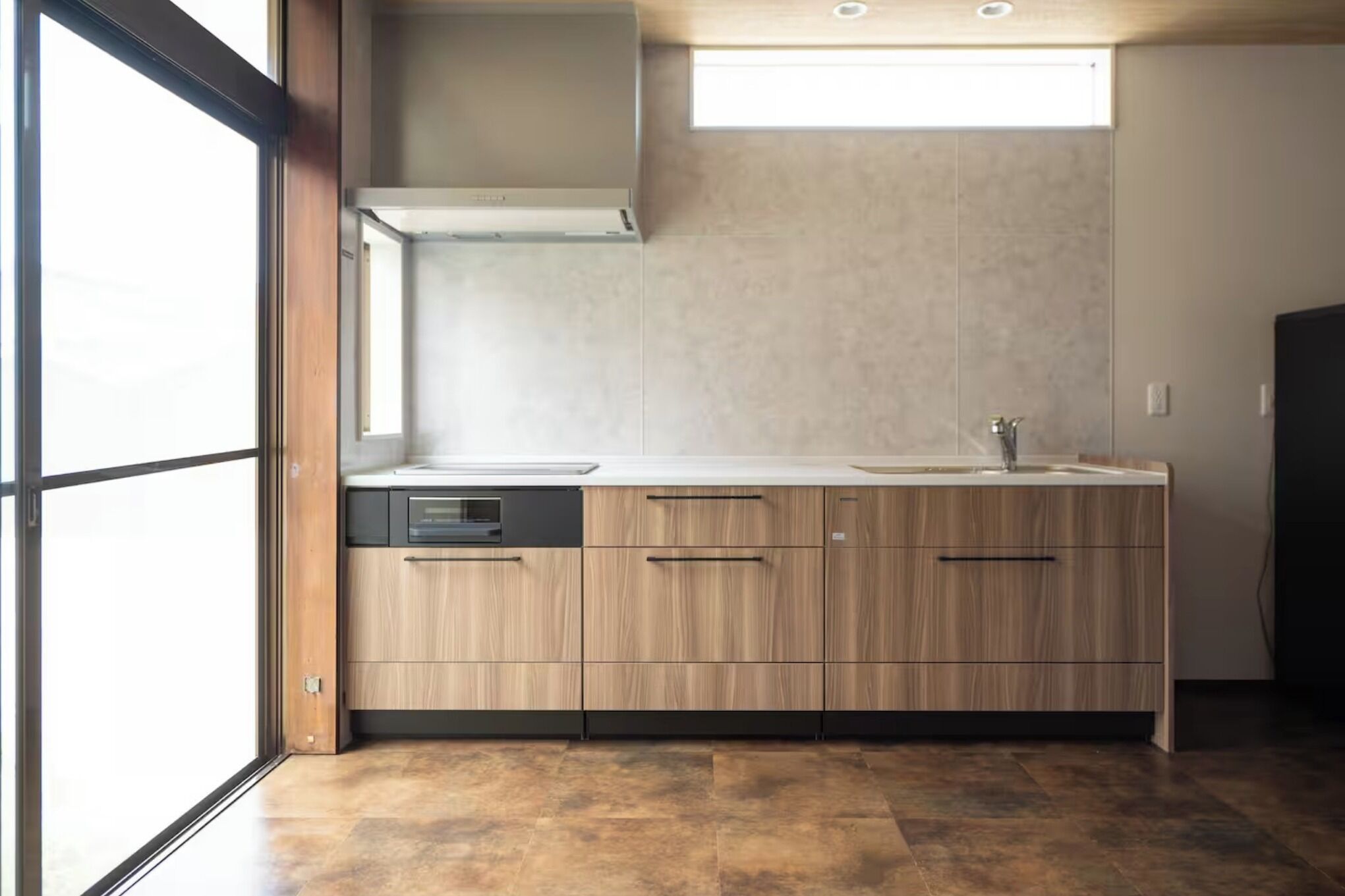 Fridge, microwave, stovetop, cookware/dishes/utensils