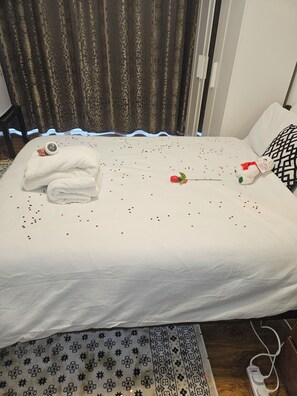 Shared Dormitory, 1 Bedroom, Accessible, Balcony | 1 bedroom - Room-spacious Retreat With Private Balco (London)