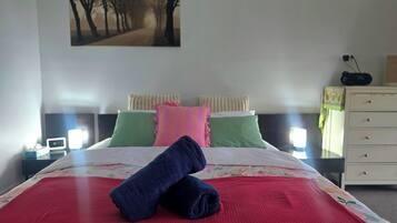 1 bedroom, free WiFi, bed sheets