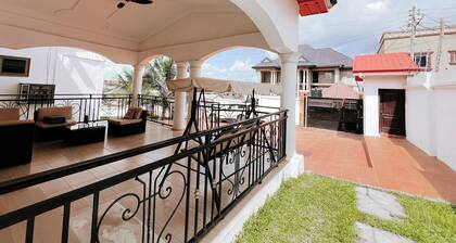 Lake Road Villa w/Solar Power & Starlink Internet