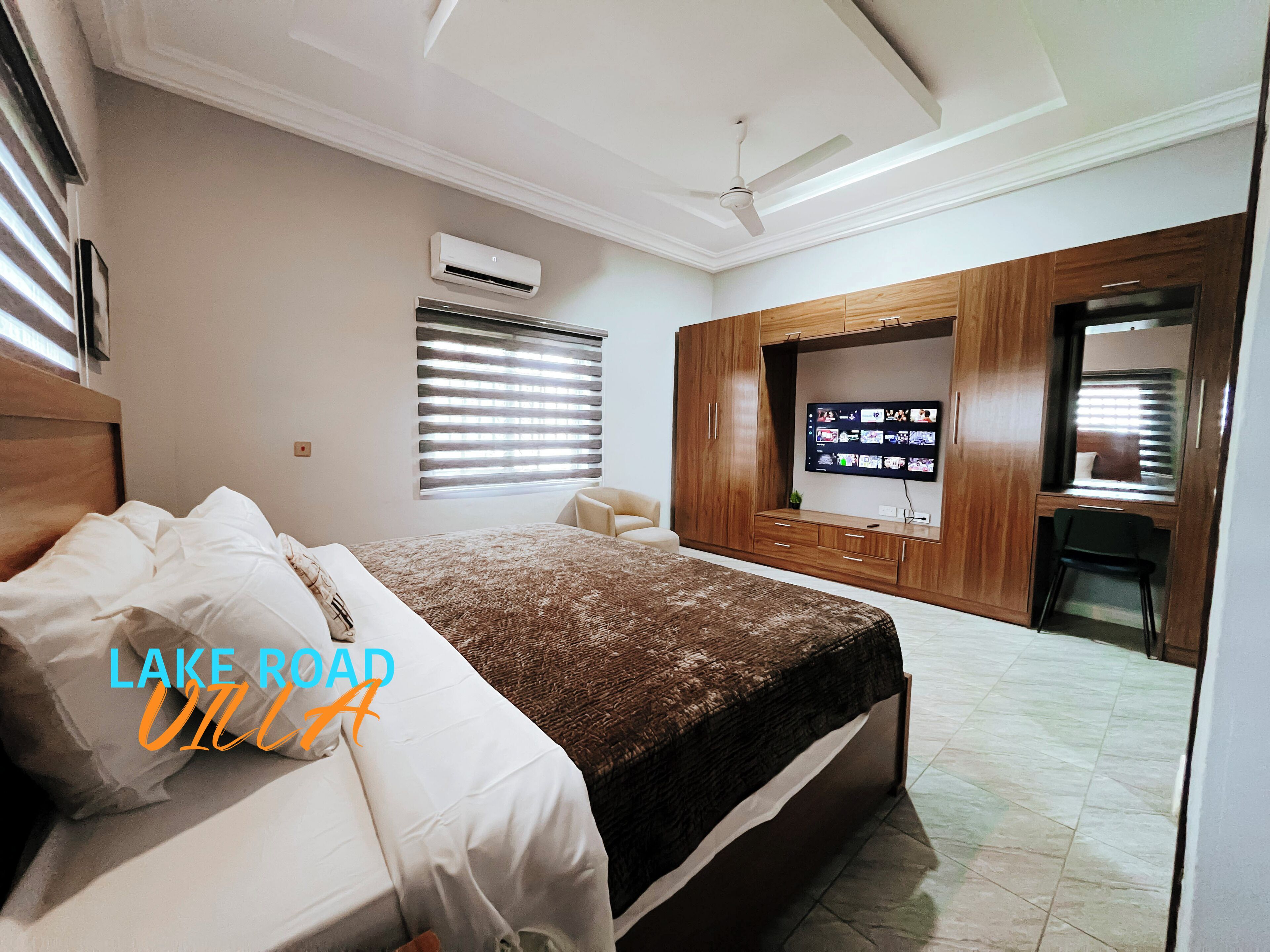 Bureau, fer et planche à repasser, Wi-Fi gratuit, draps fournis