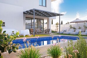 Pool - Villa Elsa - Luxury Villa in Pernera (Paralimni)