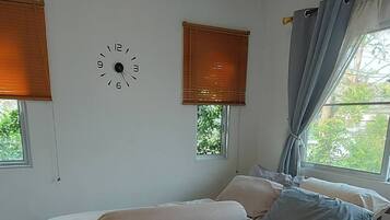 3 chambres, fer et planche à repasser, accès Internet, draps fournis