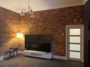 Interior - Cozy House ideal location (Ascot Vale)