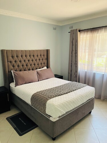 Cozy 2-bedroom 2-bathroom house in charming Mutare with luxury amenities.