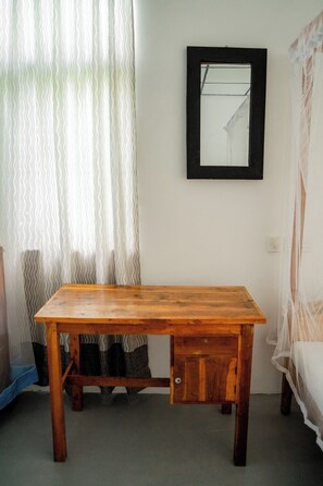 Tabla de planchar con plancha y wifi gratis 