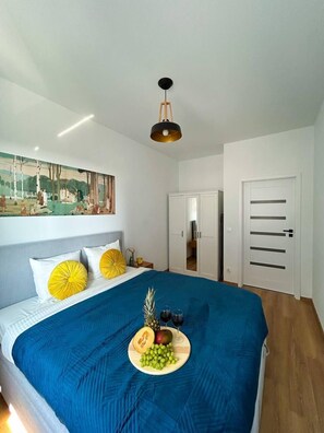 2 bedrooms, desk, soundproofing, iron/ironing board - Lumina stylish 3-room apart near Atlas Arena (Łódź)